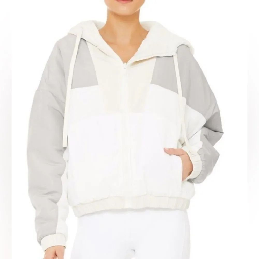 Alo Yoga Duality Sherpa Reversible Bomber Jacket White Cream Grey NWT XS
